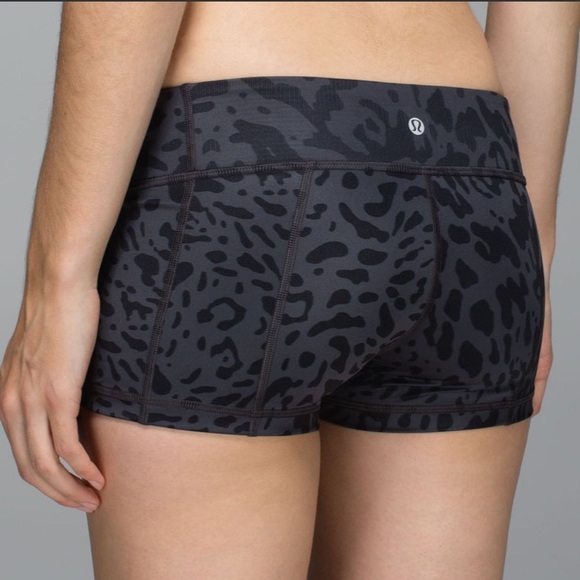 Lululemon Hot Hot Short - Picture 1 of 10